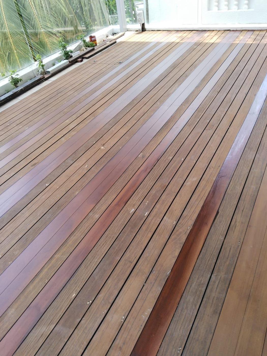 Peeling or flaking stain